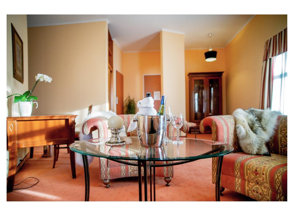 Hotel Fenix Єленя-Ґура Номер фото