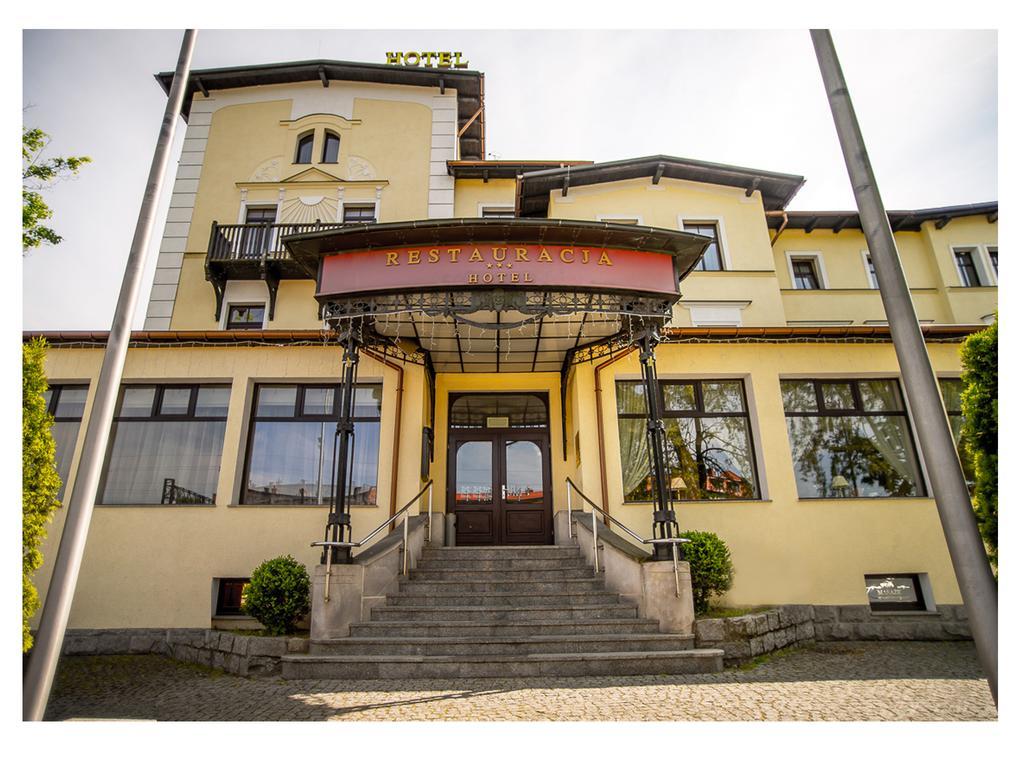 Hotel Fenix Єленя-Ґура Екстер'єр фото